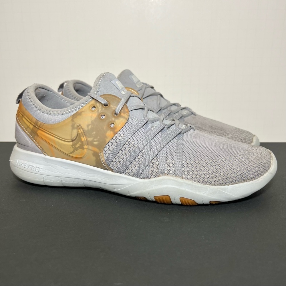 Womens NIKE Free TR 7 Wolf Gray Running Shoes / Size 8.5